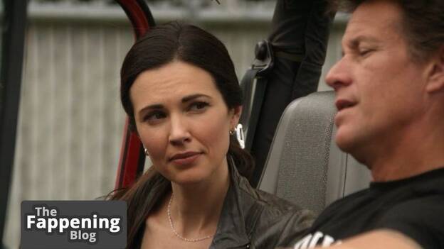 Laura Mennell Sexy 1