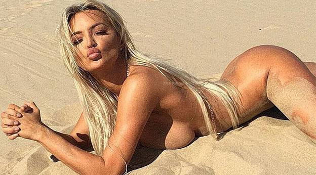 Lindsey pelas nude pictures