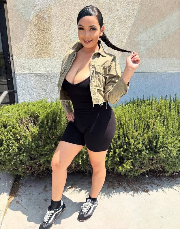 Melissa Olivos Sexy 1