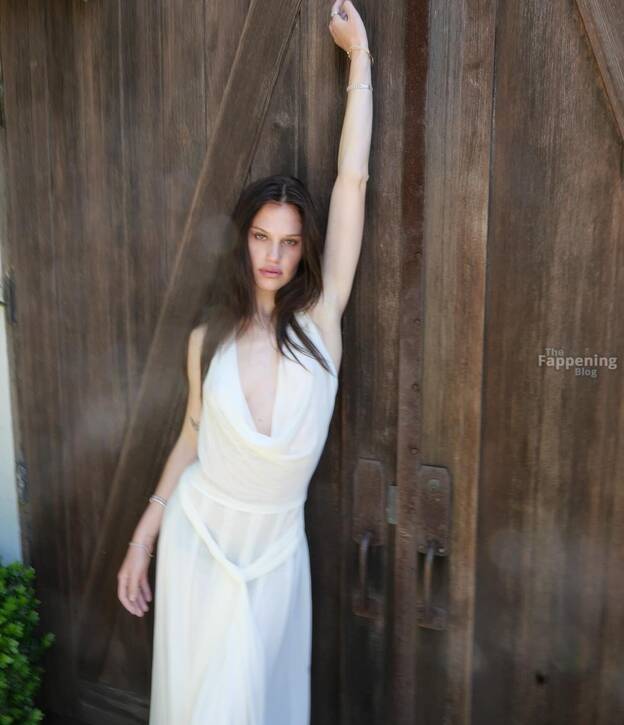 Meredith Mickelson Sexy 1