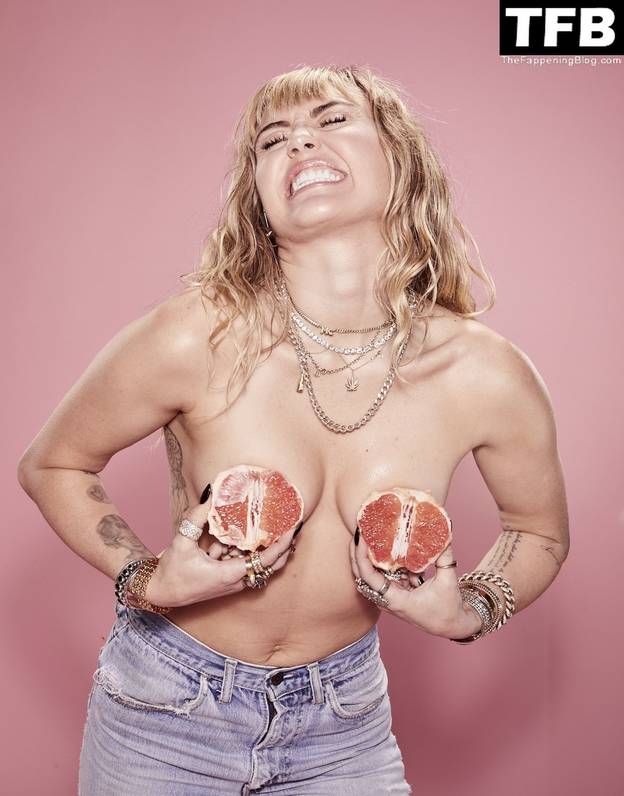 Miley Cyrus Nude Sexy 7