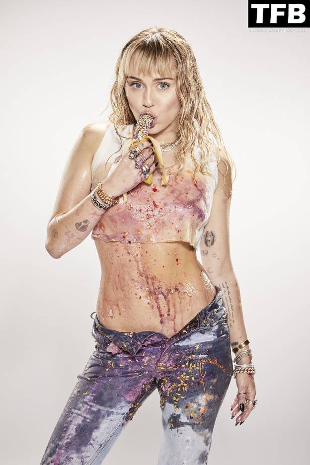 Miley Cyrus Nude Sexy 34
