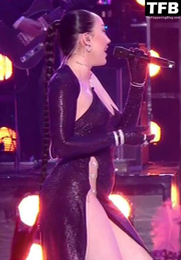 Miley Cyrus Nude Boobs 68