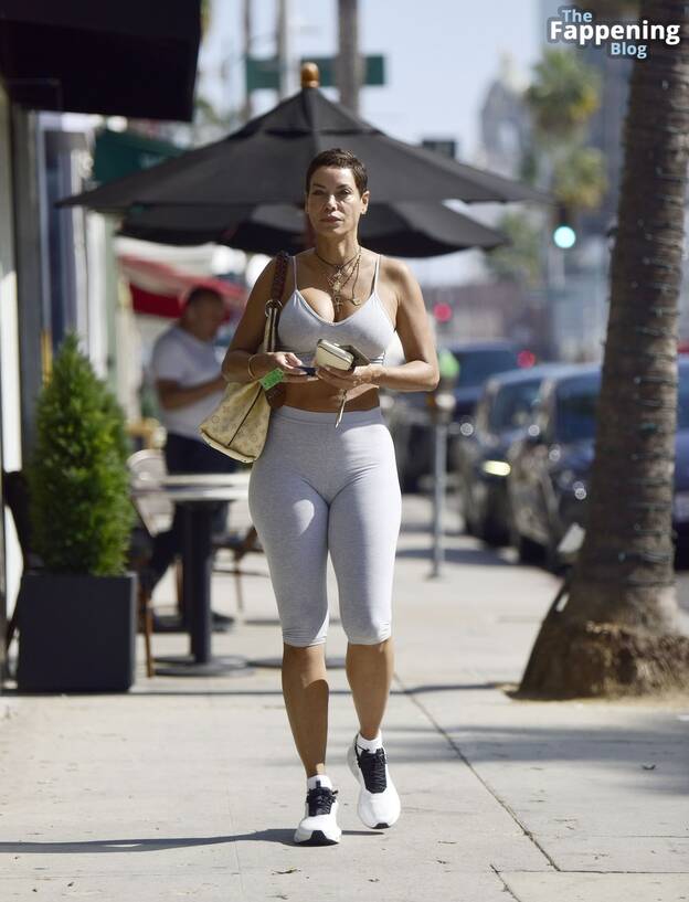 Nicole Murphy Sexy 1