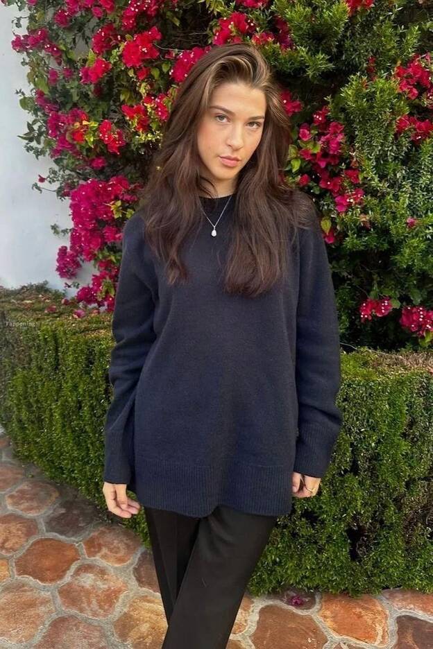 Phoebe Gates Sexy 1