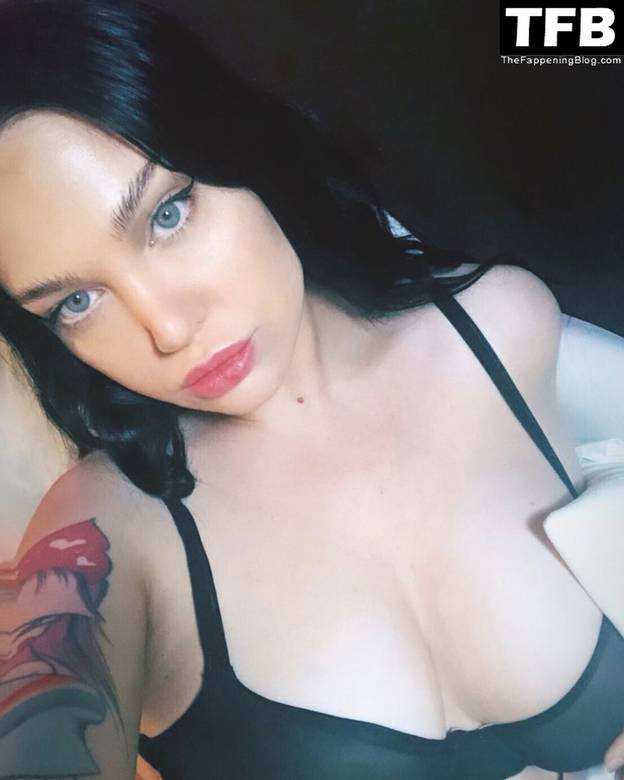 Porcelain Black Sexy 1