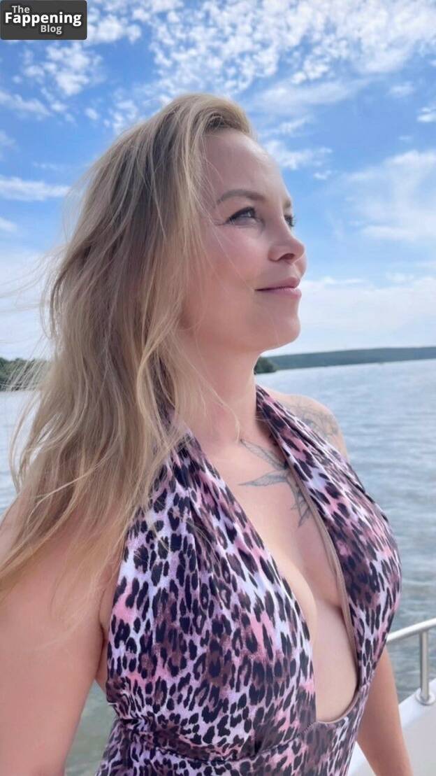 Regina Halmich Sexy 1