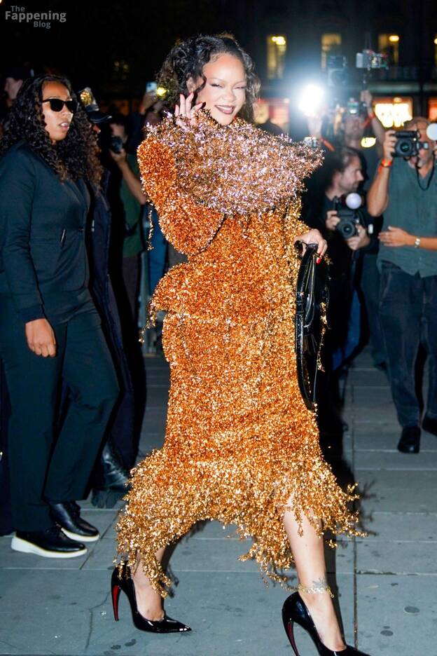 Rihanna Sexy 1