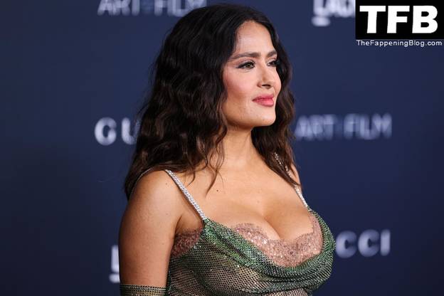 Salma Hayek Sexy Tits 26