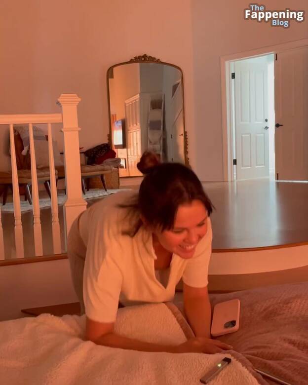 Selena Gomez Nude 1