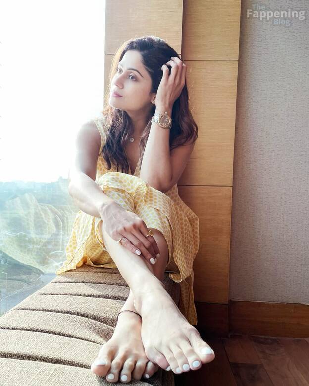 Shamita Shetty Sexy 1