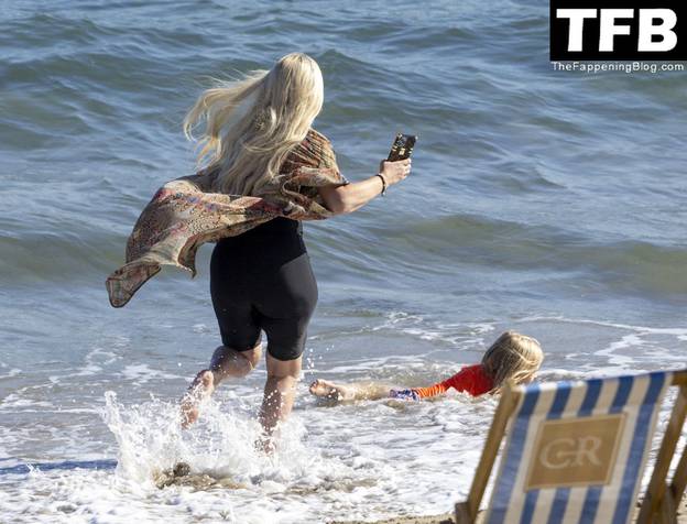 Tori Spelling Sexy 1