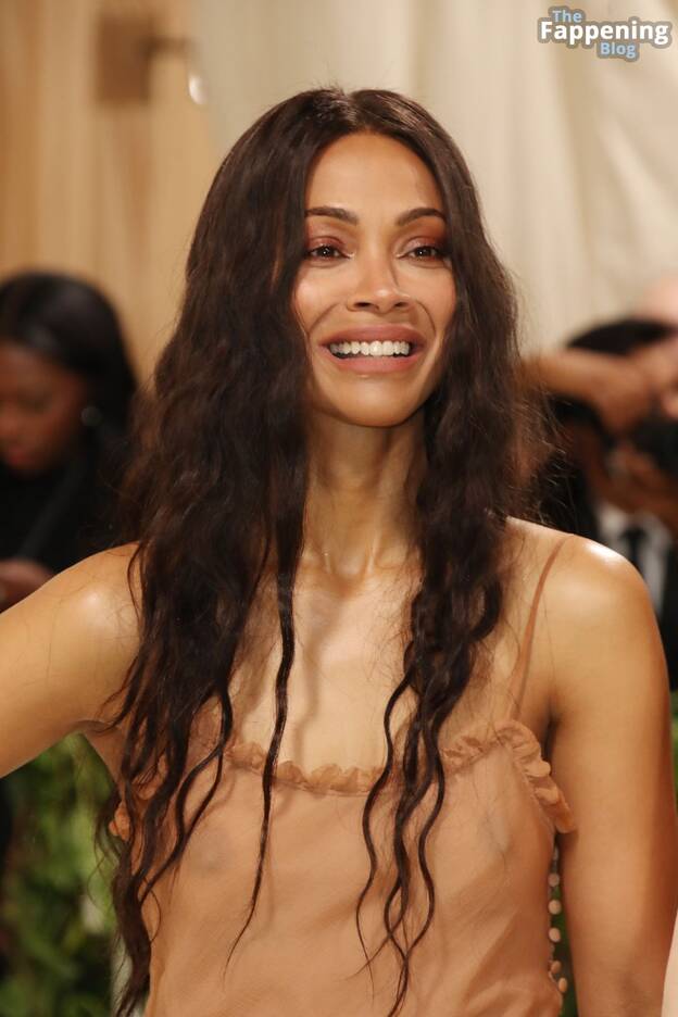 Zoe Saldana Nude Tits 1