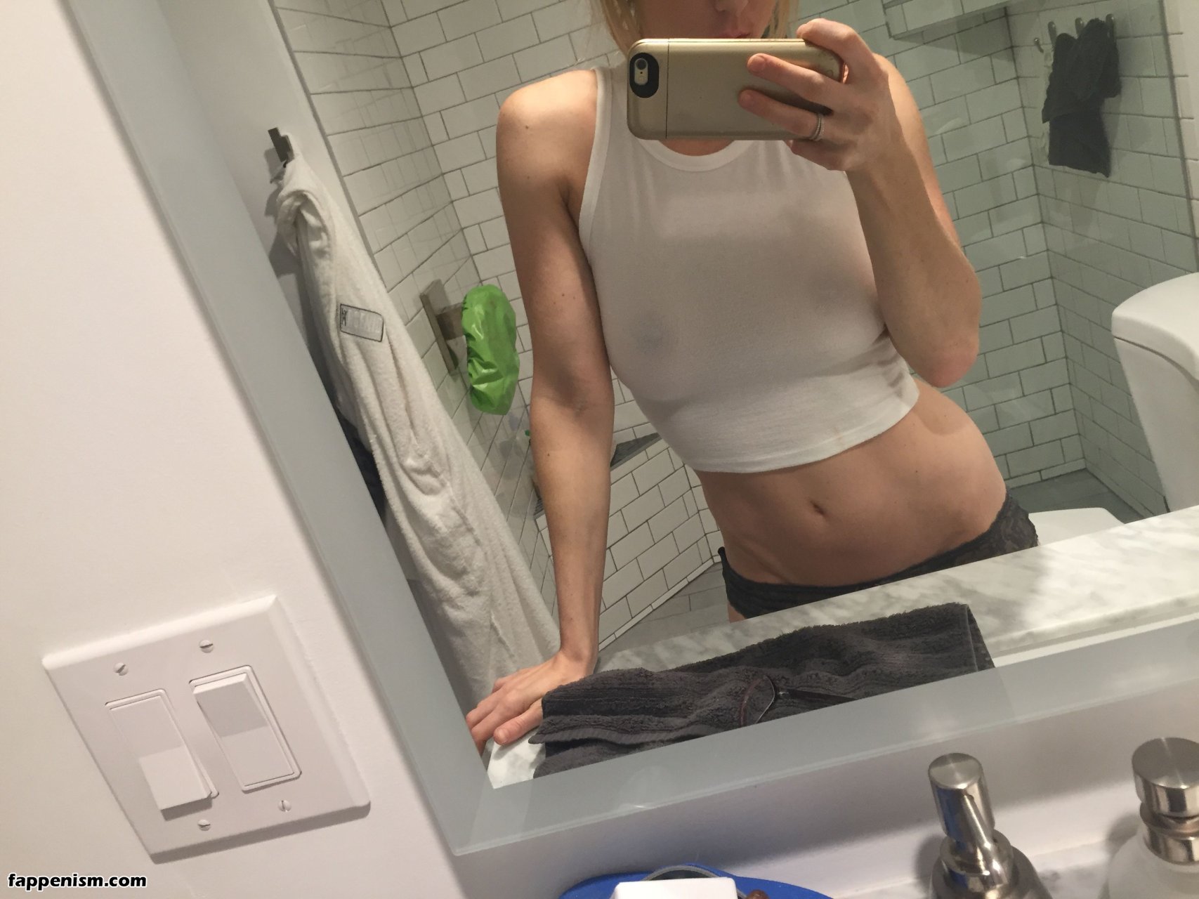Iliza shlesinger naked pics