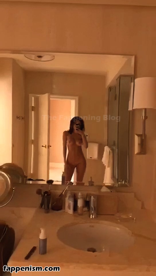 Snapchat nude pics leaked Chrissy Teigen's